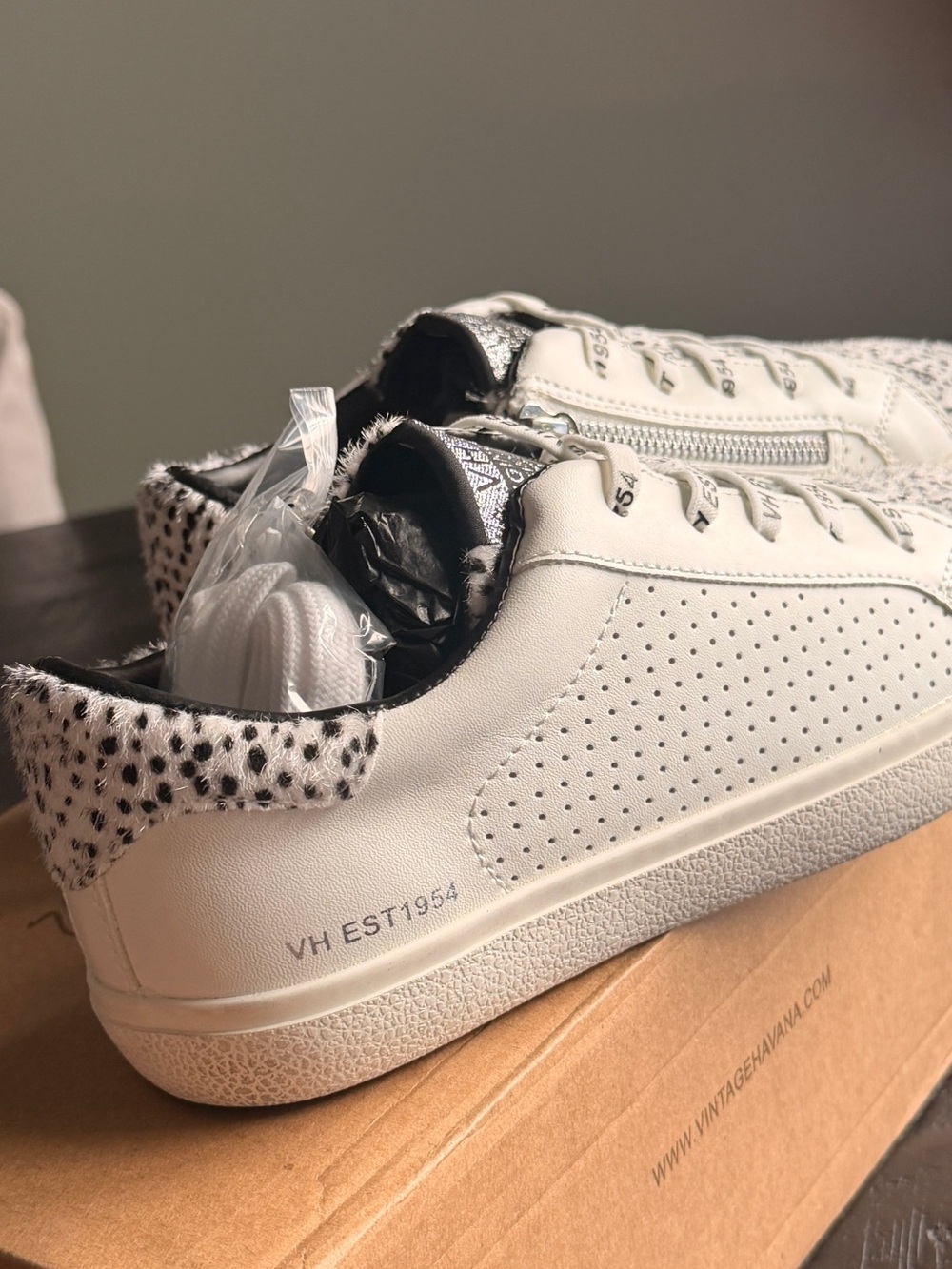 Vintage Havana White Sneakers with Black Spot Accent - Picture 2 of 6